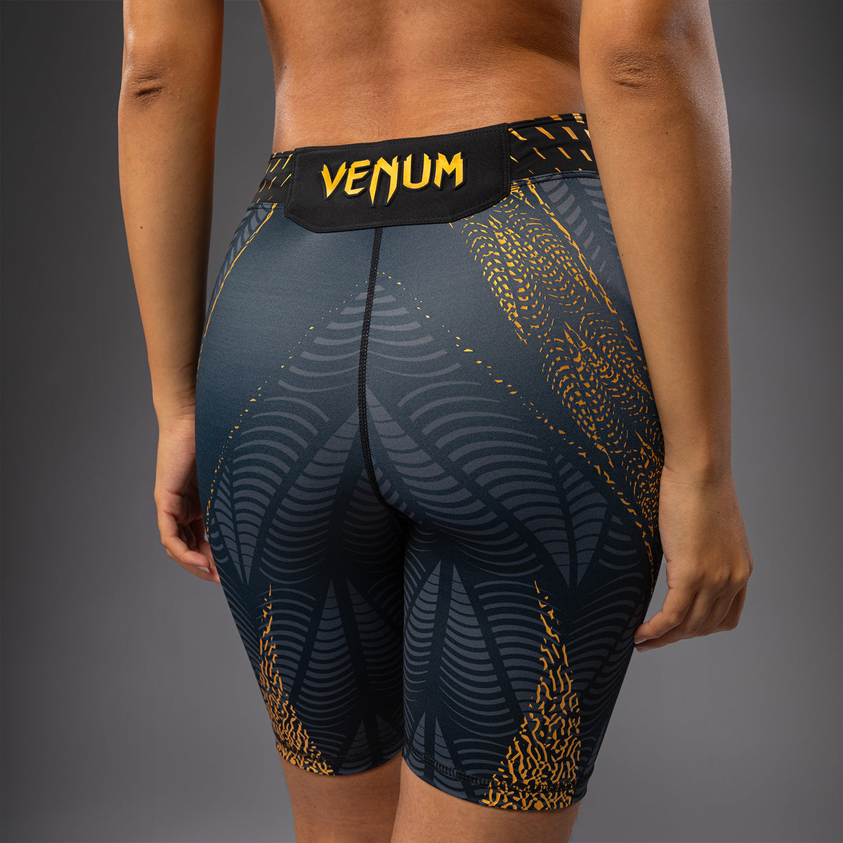Short de compression coupe longue Femme Personnalisé UFC Zenith by Venum Authentic Fight Night - Champion - product-type_Shorts de compression