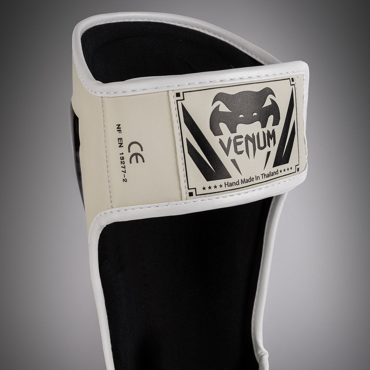 Protège-tibias Venum Elite - Blanc/Noir - product-type_Protège-tibias