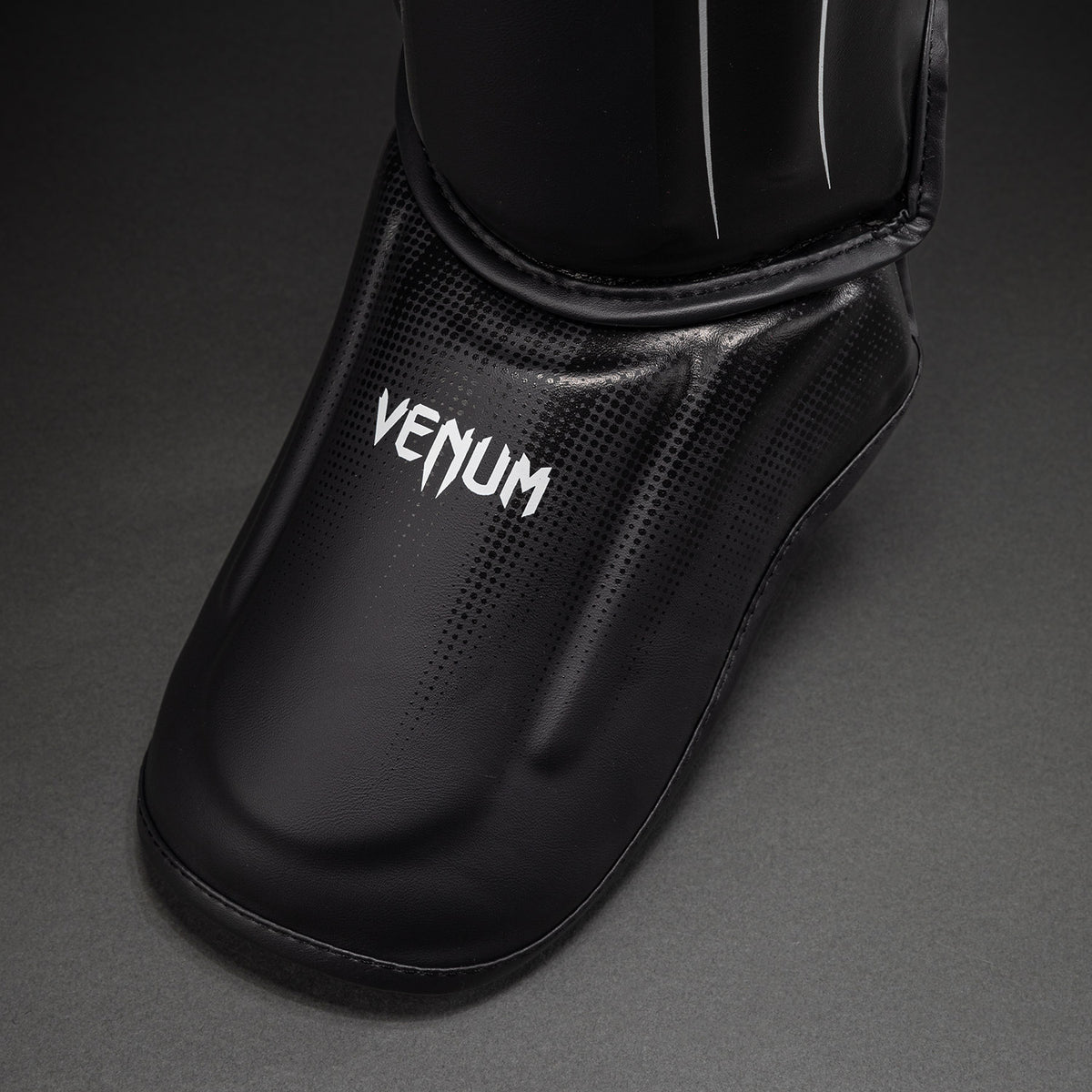 Protège-tibias Venum Stealth – Noir/Blanc - product-type_Protège-tibias