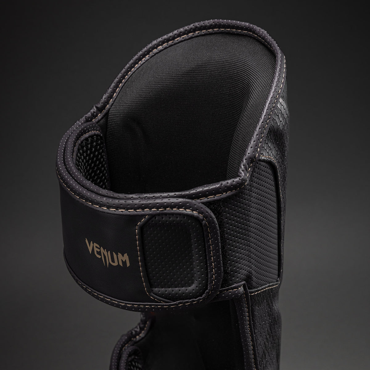 Protège-tibias Venum Impact Evo Scales – Gris Foncé - product-type_Protège-tibias