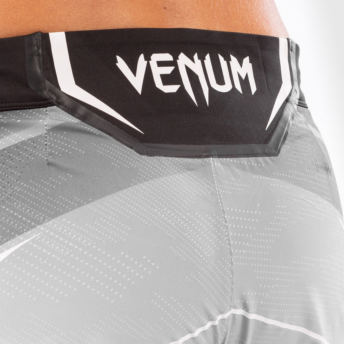 Fightshort Femme UFC Venum Authentic Fight Night - Coupe Longue - Blanc - product-type_Shorts de MMA