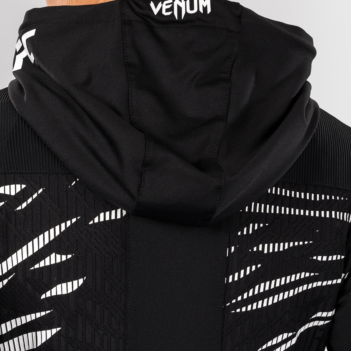 Sweatshirt à Capuche pour Femmes UFC Fusion by Venum Personnalisé Authentic Fight Night - Noir - product-type_Vestes