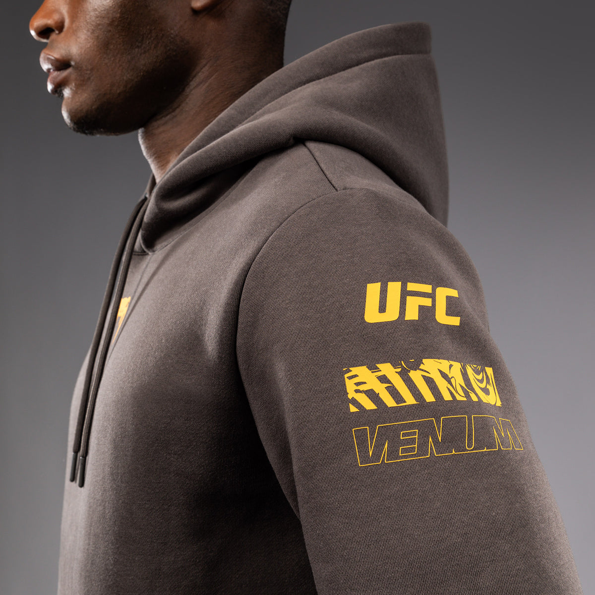 Sweatshirt à Capuche pour Hommes UFC Fusion by Venum Fight Week - Marron Terrestre - product-type_Sweatshirts