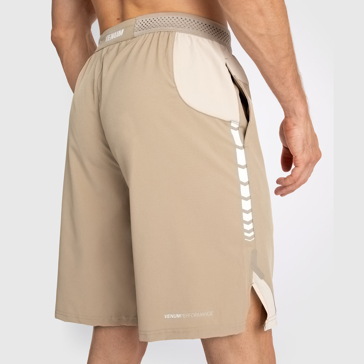 Short D'entraînement pour Hommes Venum Tempest - Beige/Sable - product-type_Shorts de training