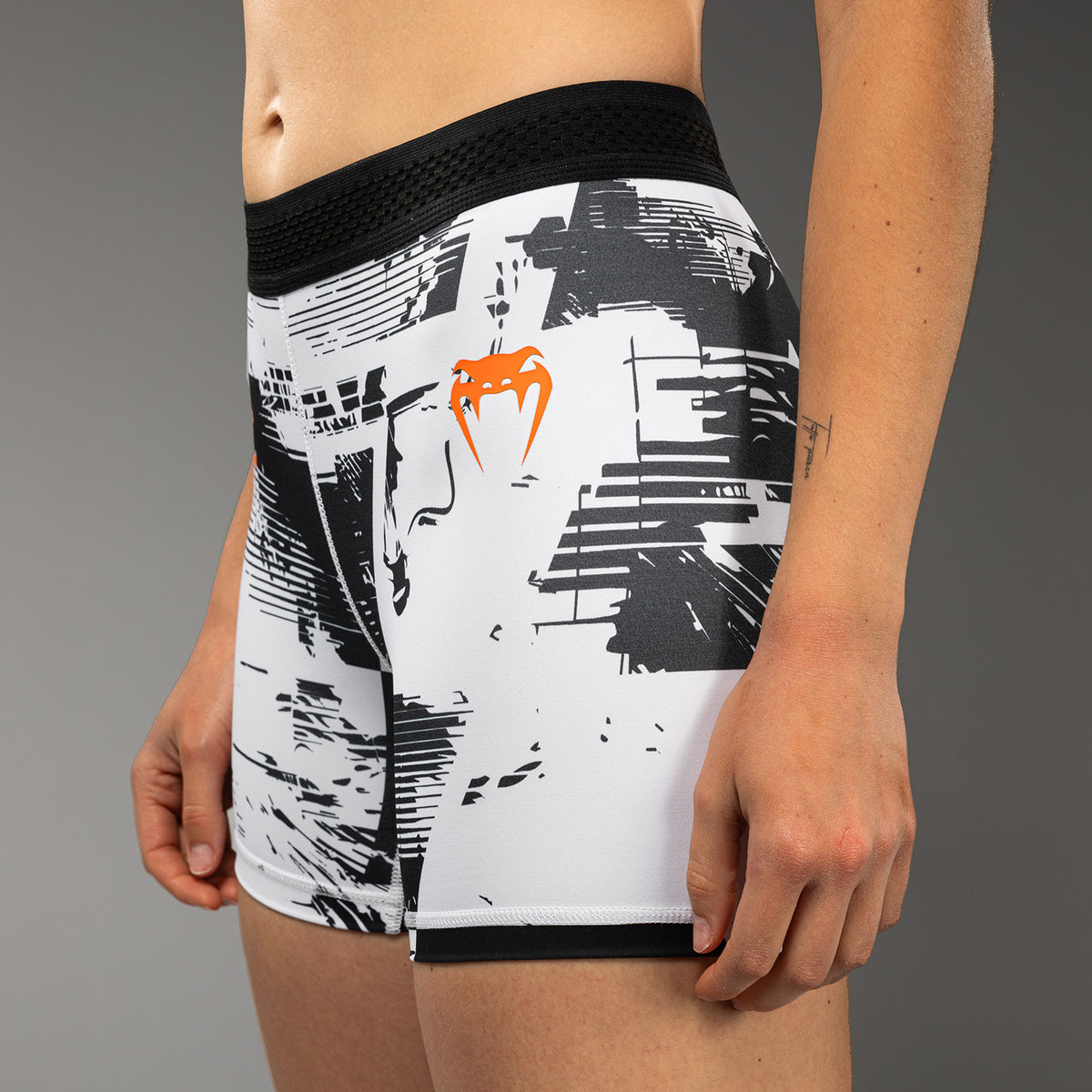 Short de compression Performance Femme UFC Zenith by Venum Authentic Fight Week - Blanc - product-type_Shorts de compression