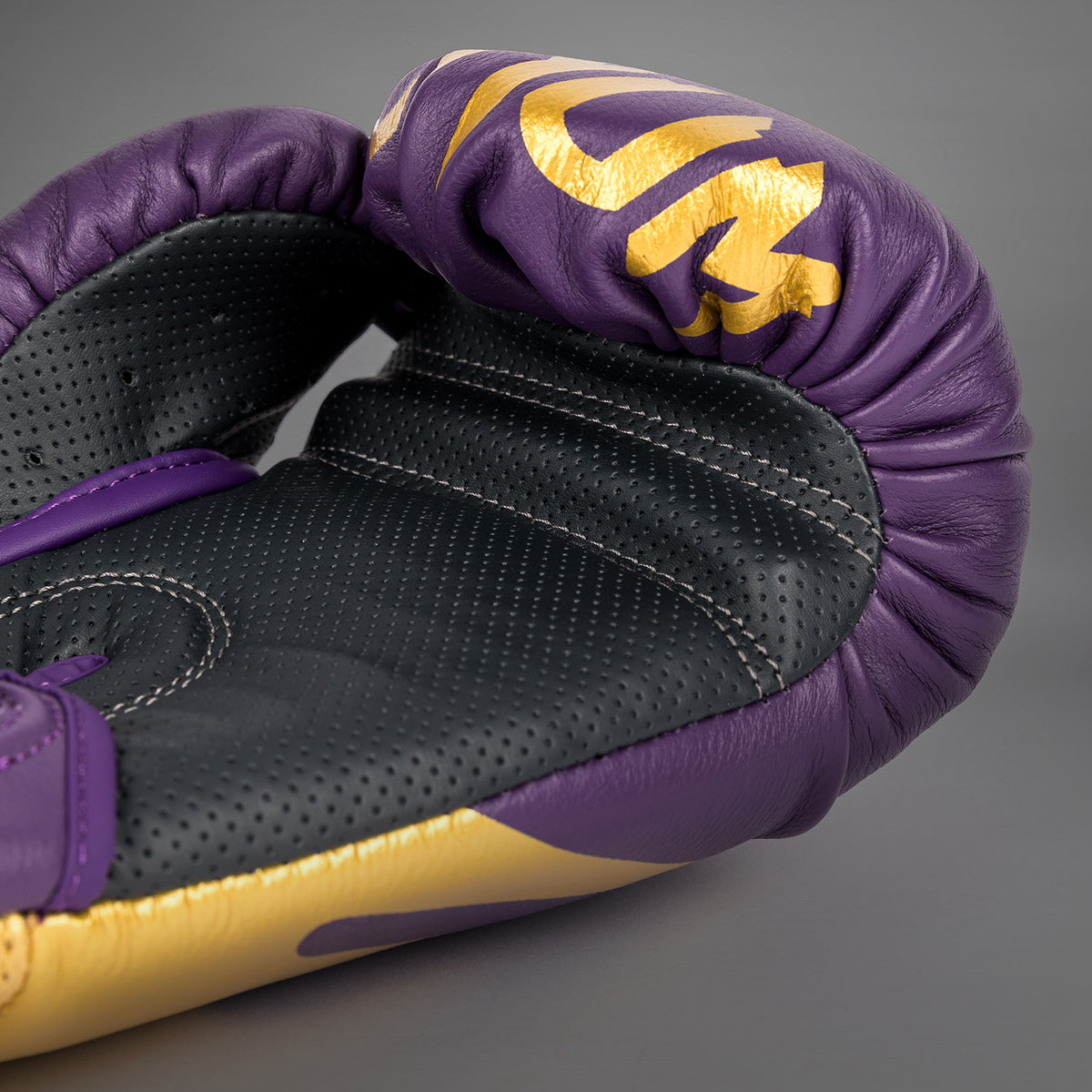 Gants de boxe Venum Reverso - Violet foncé/Or - product-type_Gants de boxe