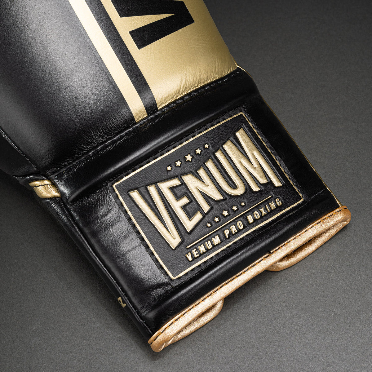 Gants de boxe pro Venum Shield avec Lacets - Noir/Or - product-type_Gants de boxe