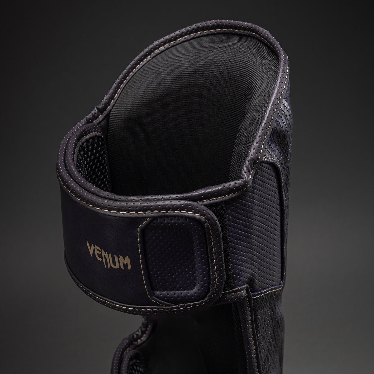 Protège-tibias Venum Impact Evo Scales – Violet Foncé - product-type_Protège-tibias