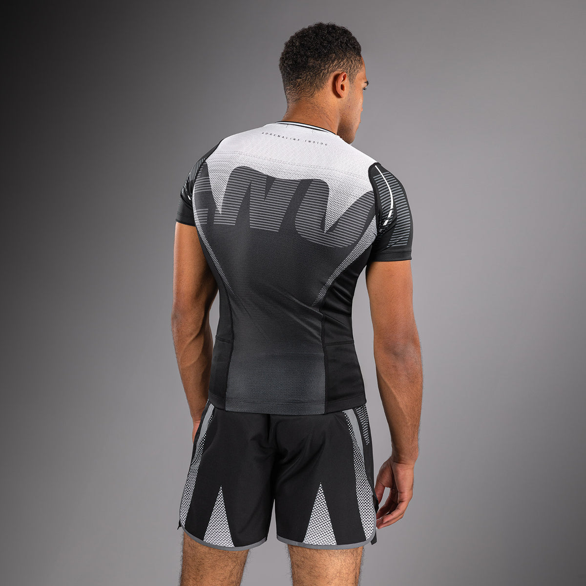Rashguard Manches Courtes Venum Adrenaline – Noir/Gris Argenté - product-type_T-Shirts de Compression