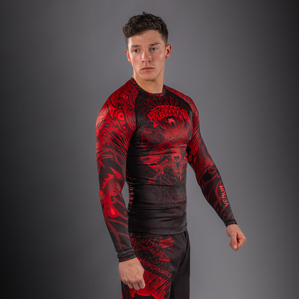 Rashguard à Manches Longues Venum Wolf Atak – Noir/Rouge - product-type_T-Shirts de Compression