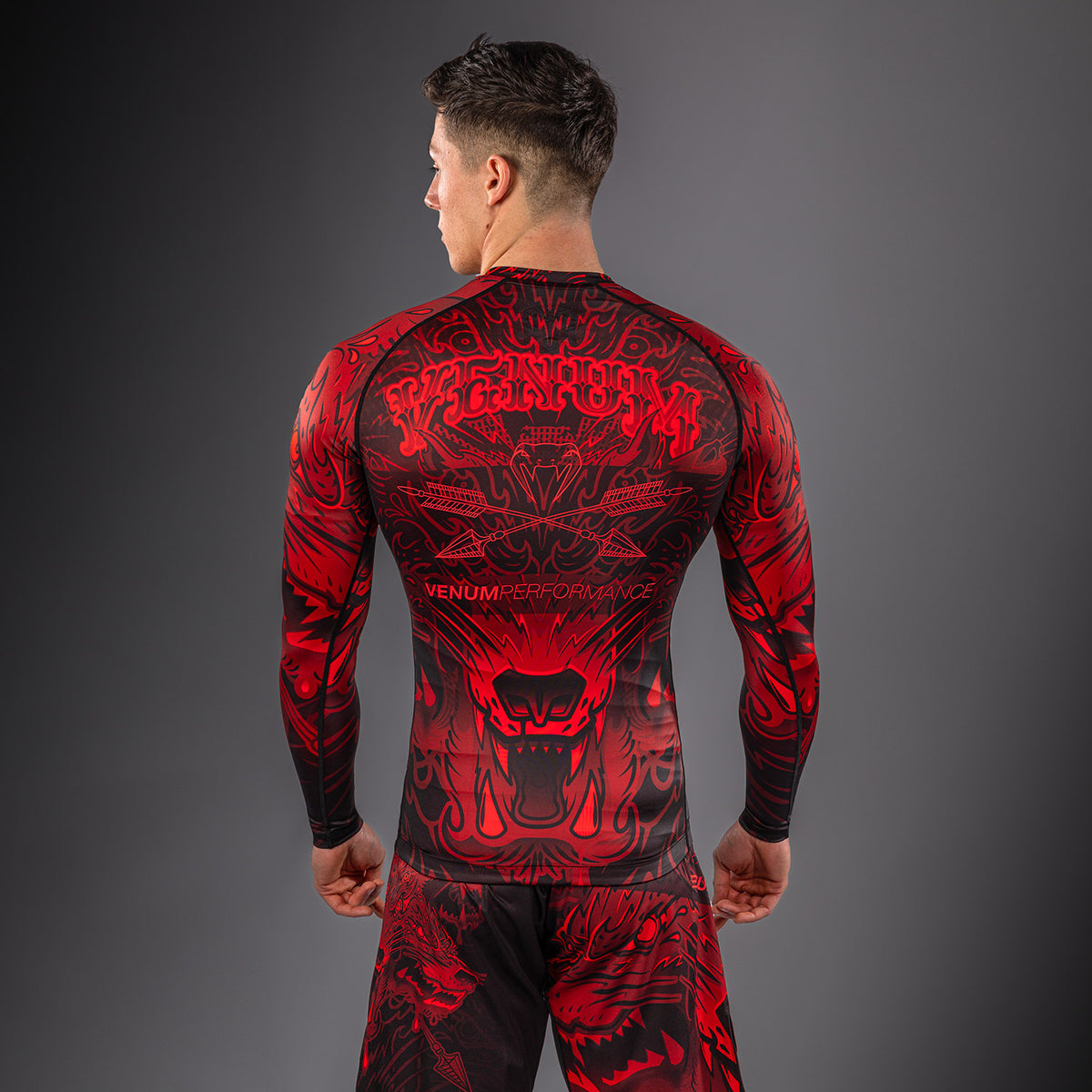 Rashguard à Manches Longues Venum Wolf Atak – Noir/Rouge - product-type_T-Shirts de Compression