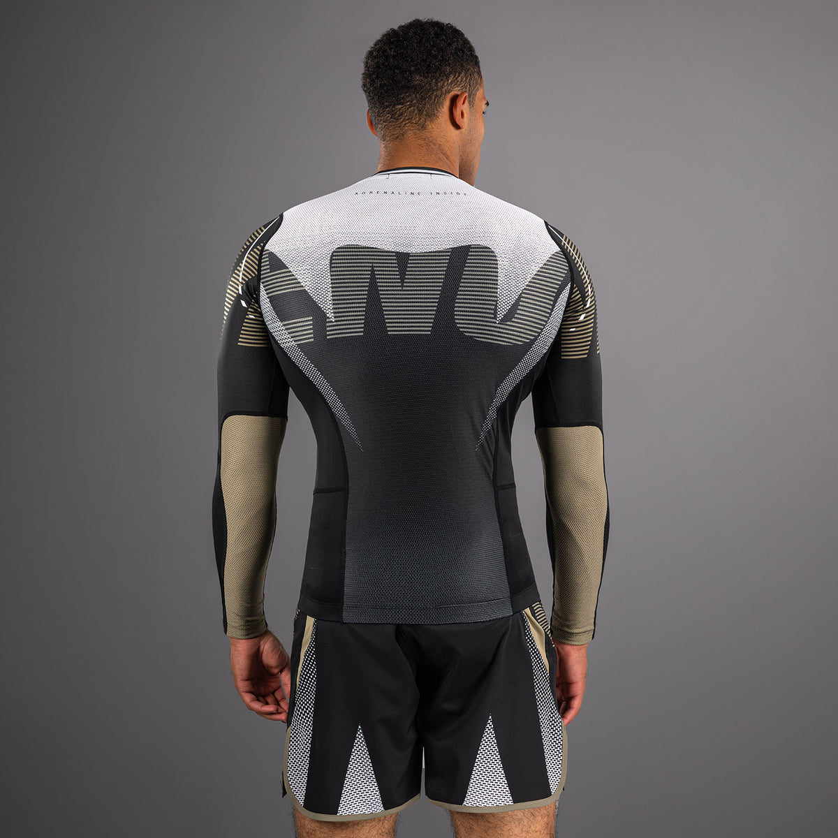 Rashguard Manches Longues Venum Adrenaline – Noir/Sable - product-type_T-Shirts de Compression