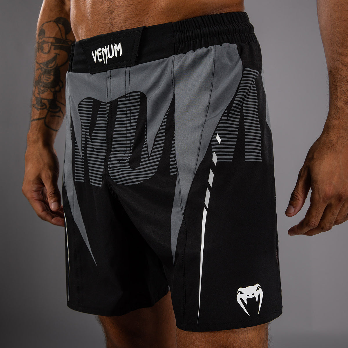 Short de Combat Venum Adrenaline – Noir/Gris Argenté - product-type_Shorts de MMA