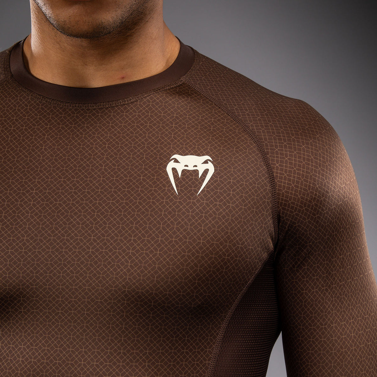 Rashguard à Manches Longues Venum x Roger Gracie Academy - Marron Foncé - product-type_T-Shirts de Compression
