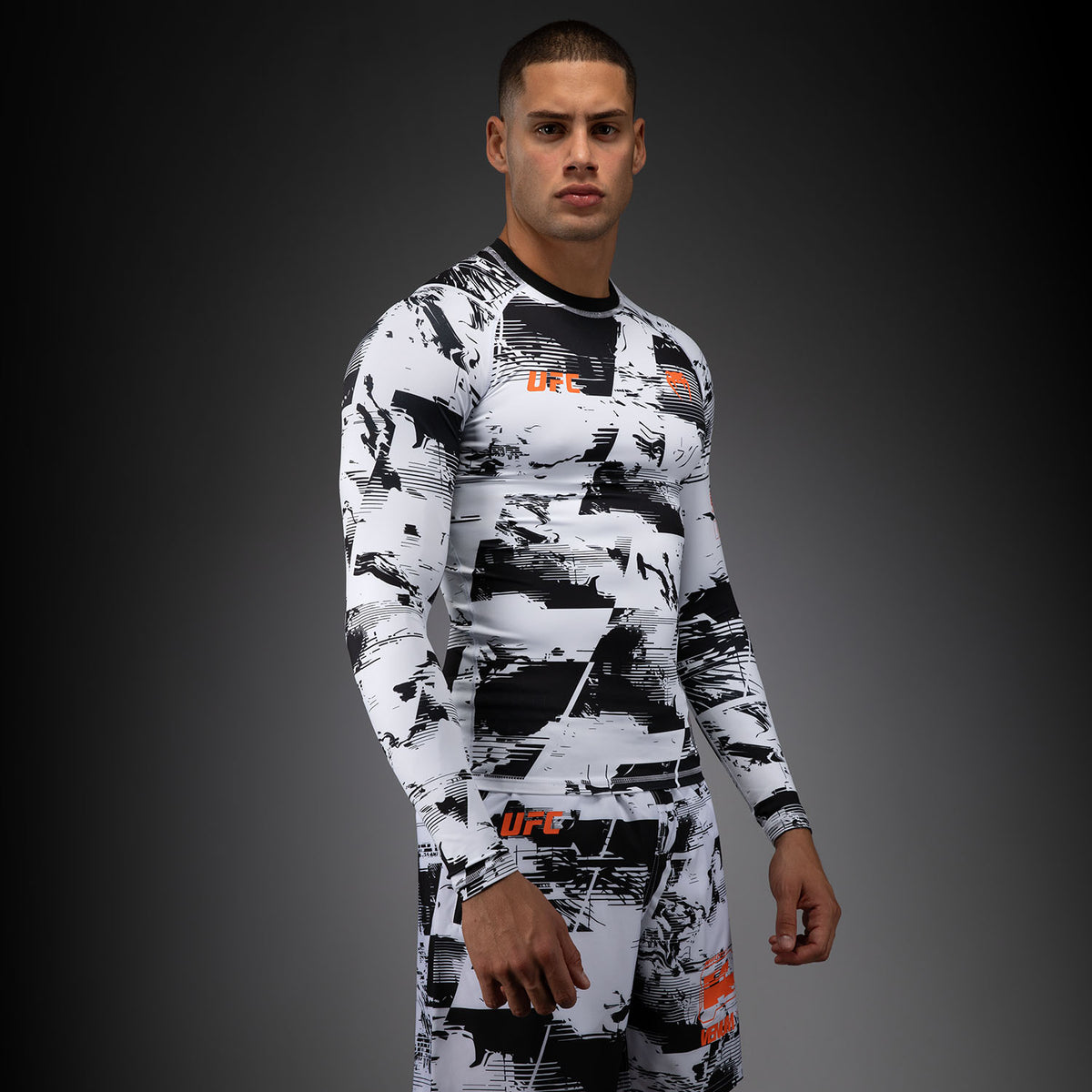 Rashguard manches longues Performance Homme UFC Zenith by Venum Authentic Fight Week - Blanc - product-type_T-Shirts de Compression