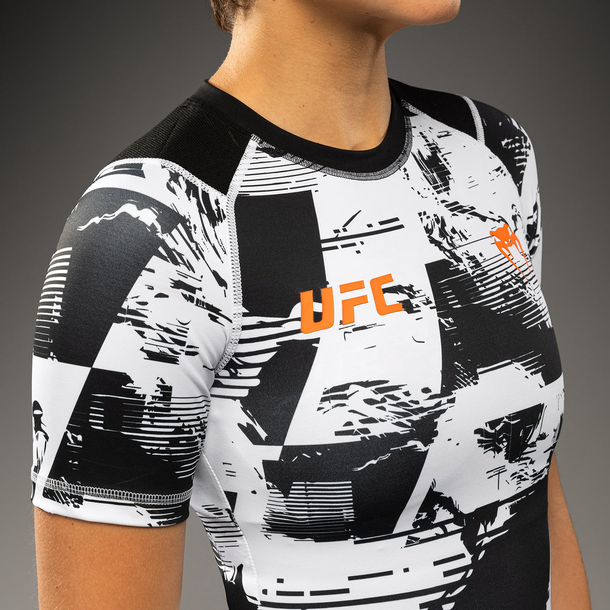 Rashguard manches courtes Performance Femme UFC Zenith by Venum Authentic Fight Week - Blanc - product-type_T-Shirts de Compression