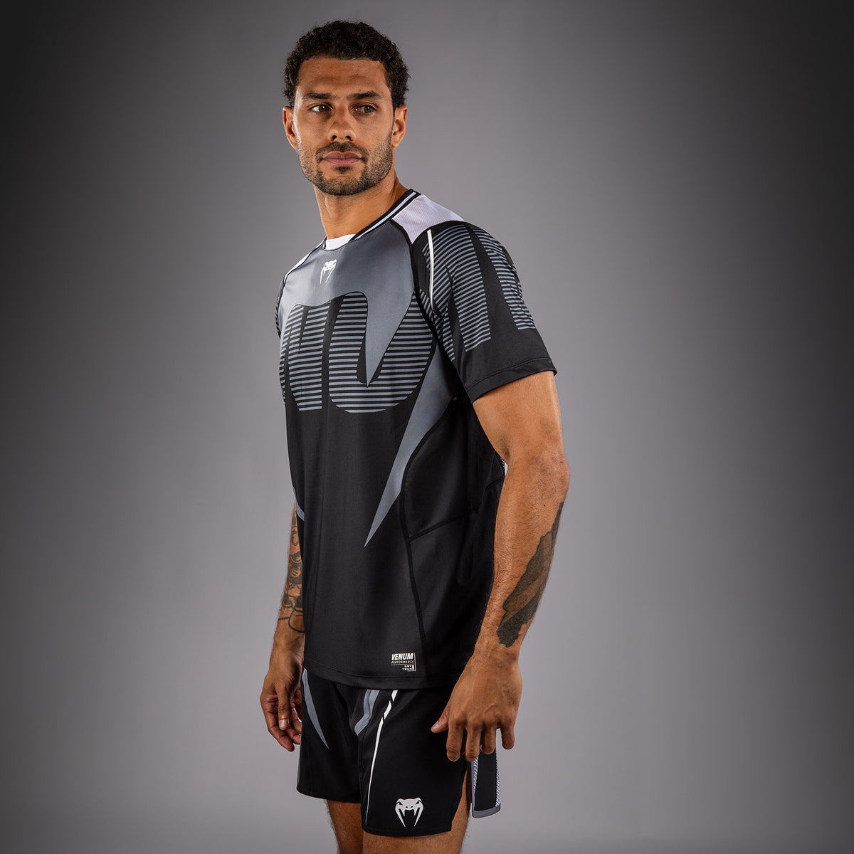 T-shirt Venum Adrenaline Dry Tech – Noir/Gris Argenté - product-type_T-Shirts Dry Tech