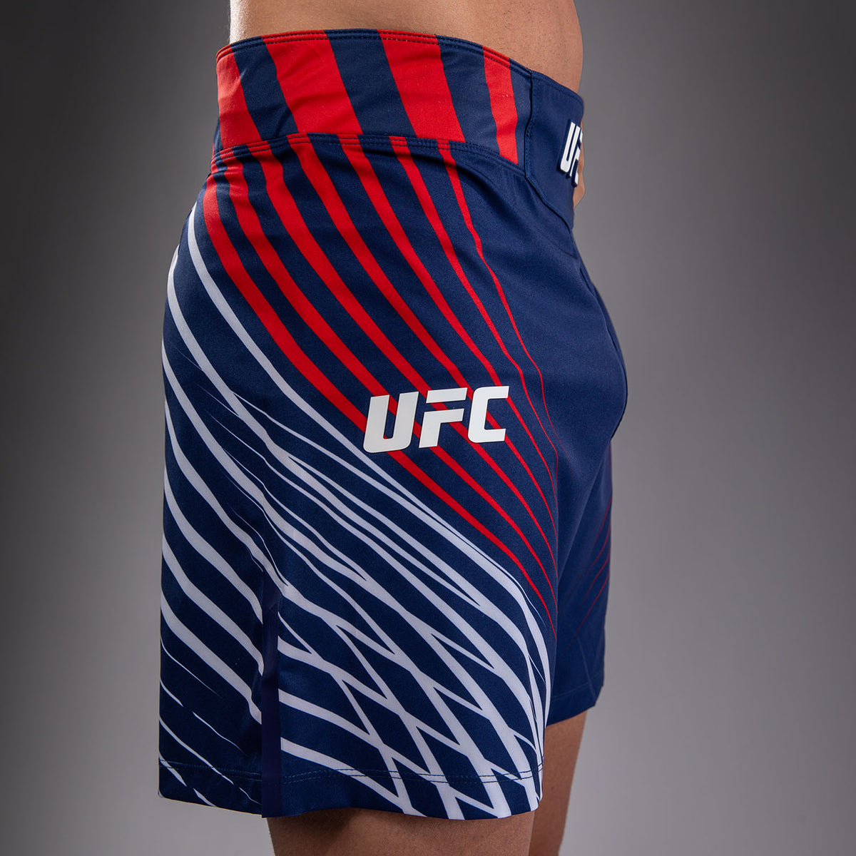 Official UFC Freedom 250 by Venum Authentic Fight Night Short de combat coupe courte pour homme - Bleu - product-type_Shorts de MMA