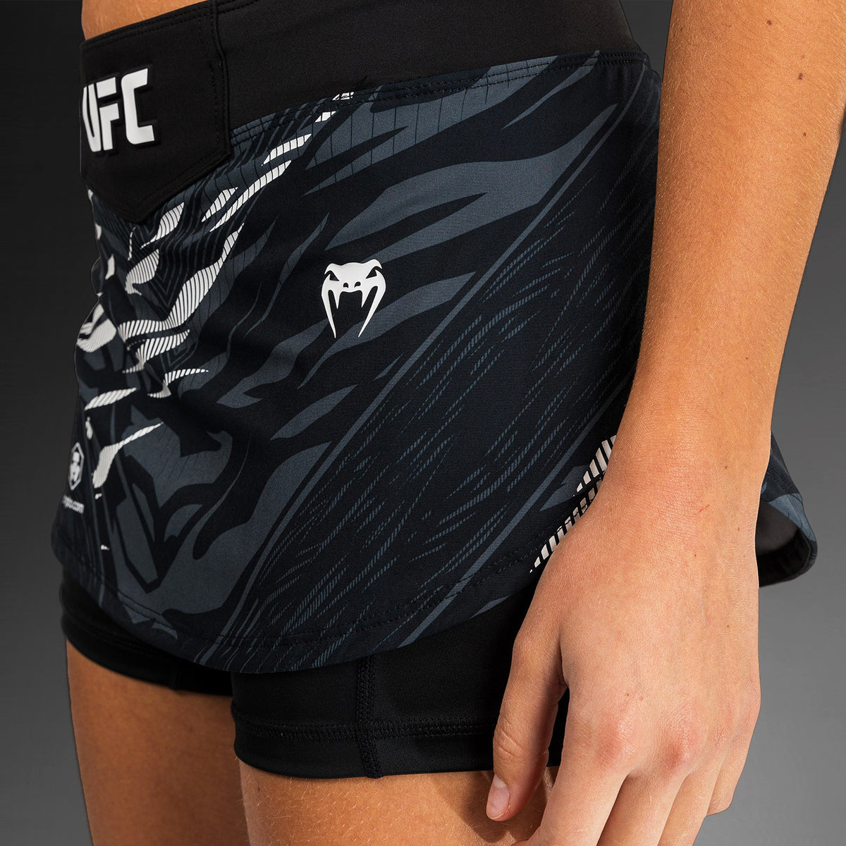 Skort pour Femmes UFC Fusion by Venum Authentic Fight Night - Noir - product-type_Jupes-Shorts