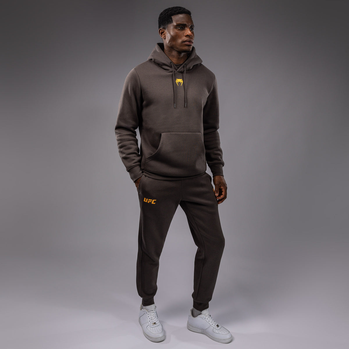 Sweatshirt à Capuche pour Hommes UFC Fusion by Venum Fight Week - Marron Terrestre - product-type_Sweatshirts
