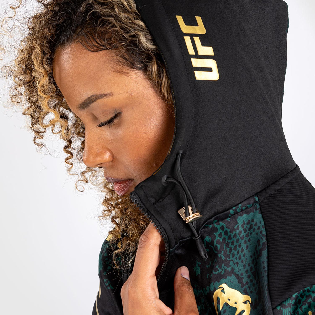 Sweat à capuche pour Femmes UFC Adrenaline by Venum Authentic Fight Night - Emerald Edition - Vert/Noir/Or - product-type_Vestes