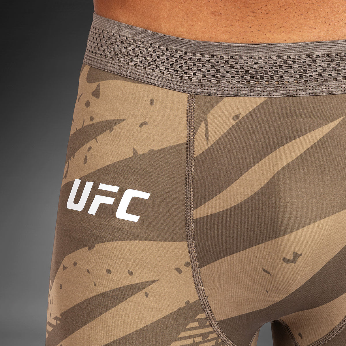 Short de compression pour Hommes UFC Adrenaline by Venum Fight Week - desert Camo - product-type_Shorts de compression