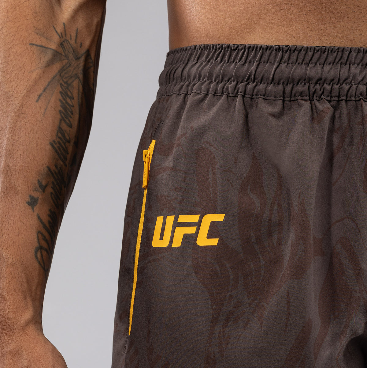 Shorts Performance pour Hommes UFC Fusion by Venum Fight Week - Marron Terrestre - product-type_Shorts de training