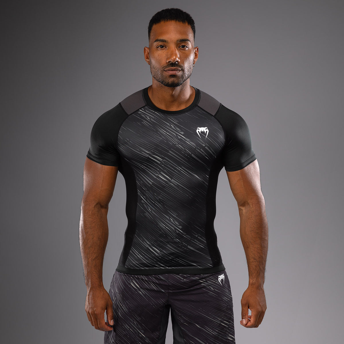 Rashguard Manches Courtes Venum Rapid - Noir/Gris Orage - product-type_T-Shirts de Compression