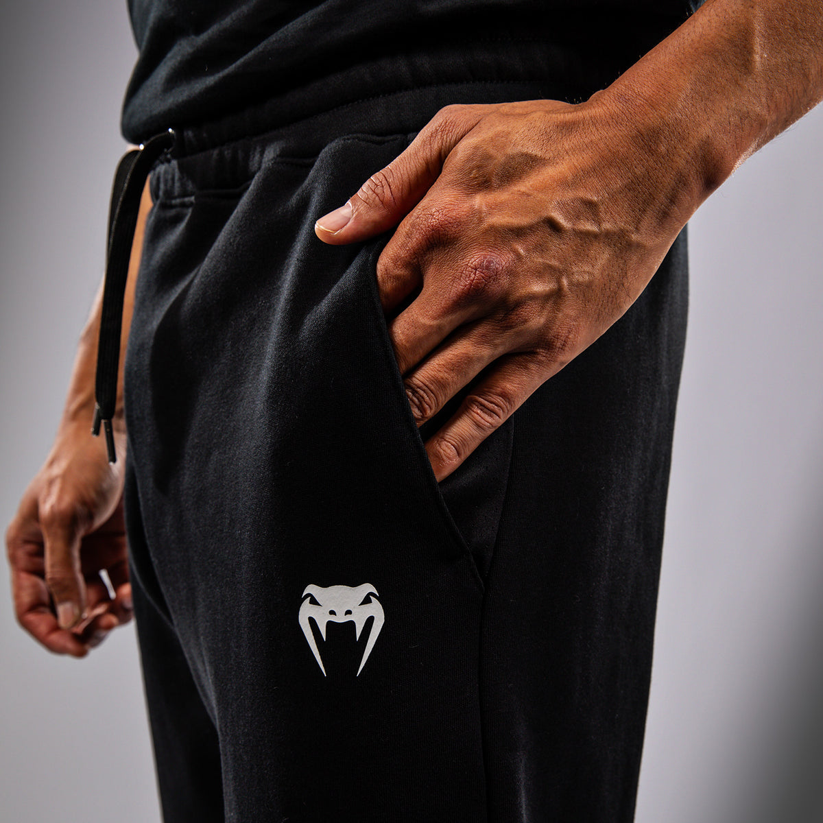 Pantalon pour Hommes UFC Fusion by Venum Replica - Noir - product-type_Pantalons de jogging