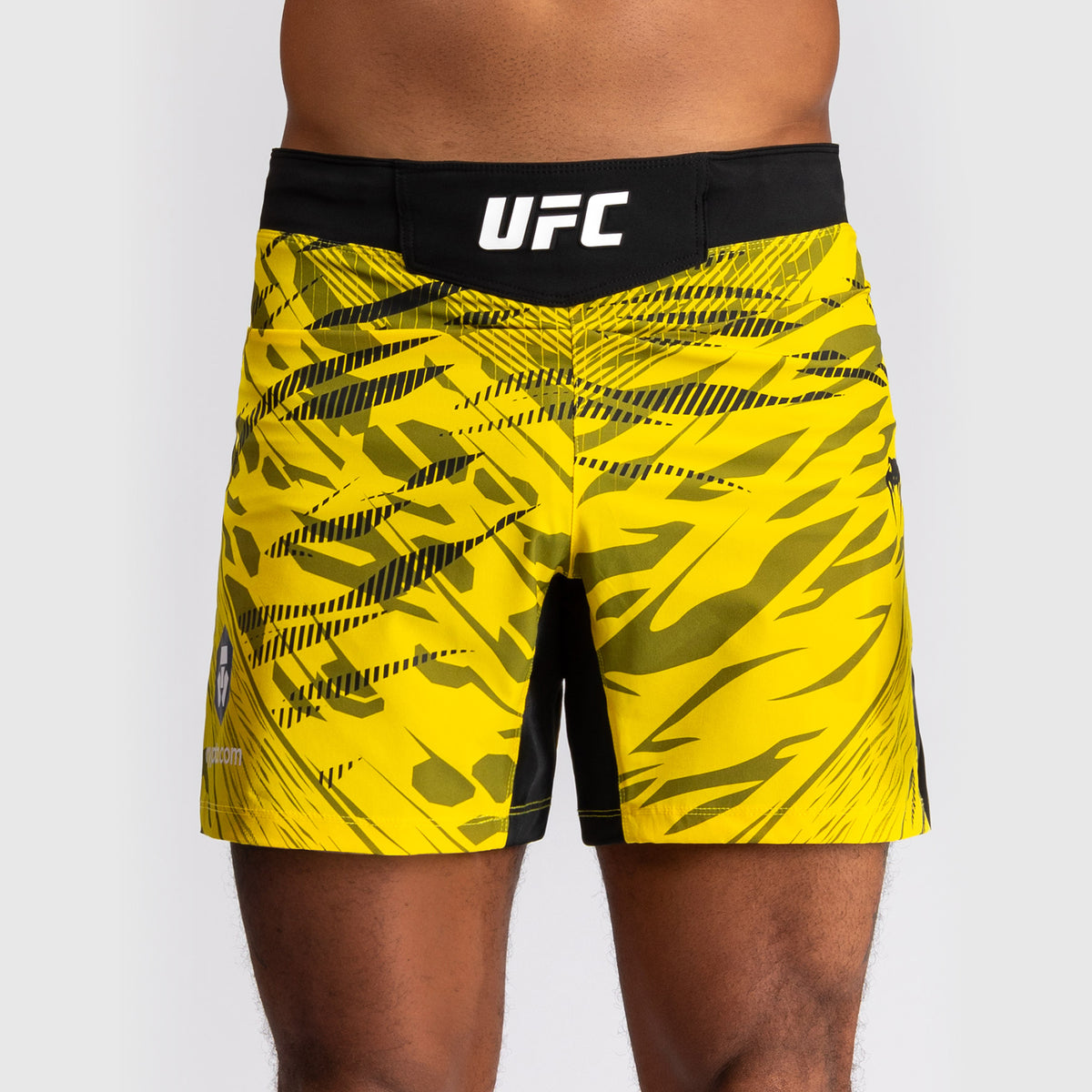 Shorts de Combat pour Hommes UFC Fusion by Venum Personnalisé Authentic Fight Night - Coupe Courte - Jaune - product-type_Shorts de MMA