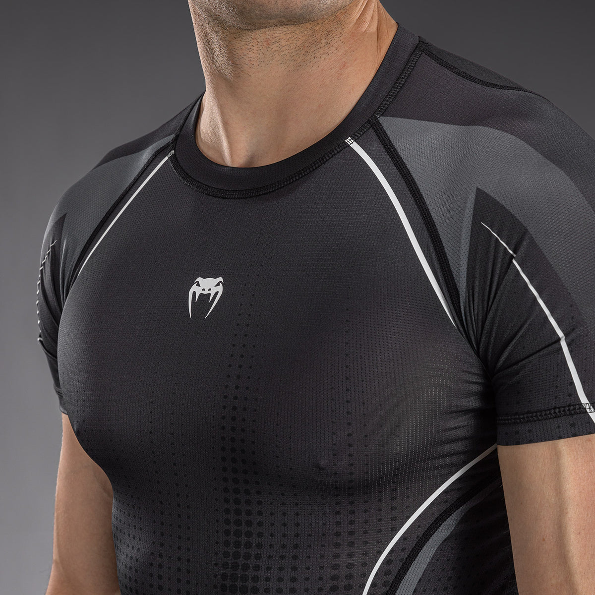 Rashguard à Manches Courtes Venum Stealth – Noir/Blanc - product-type_T-Shirts de Compression