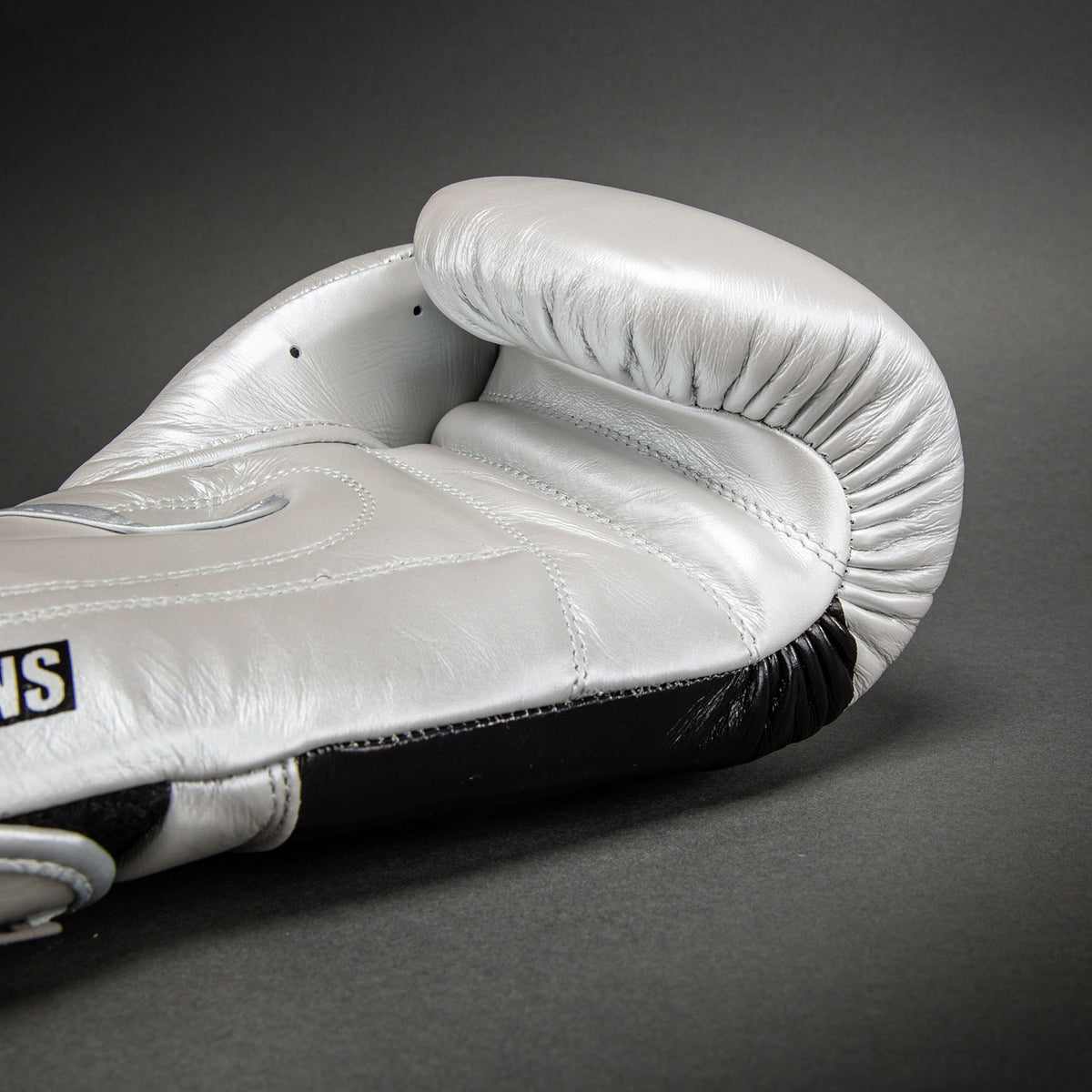 Gants de boxe Ringhorns Charger by Venum – Argent/Noir - product-type_Gants de boxe
