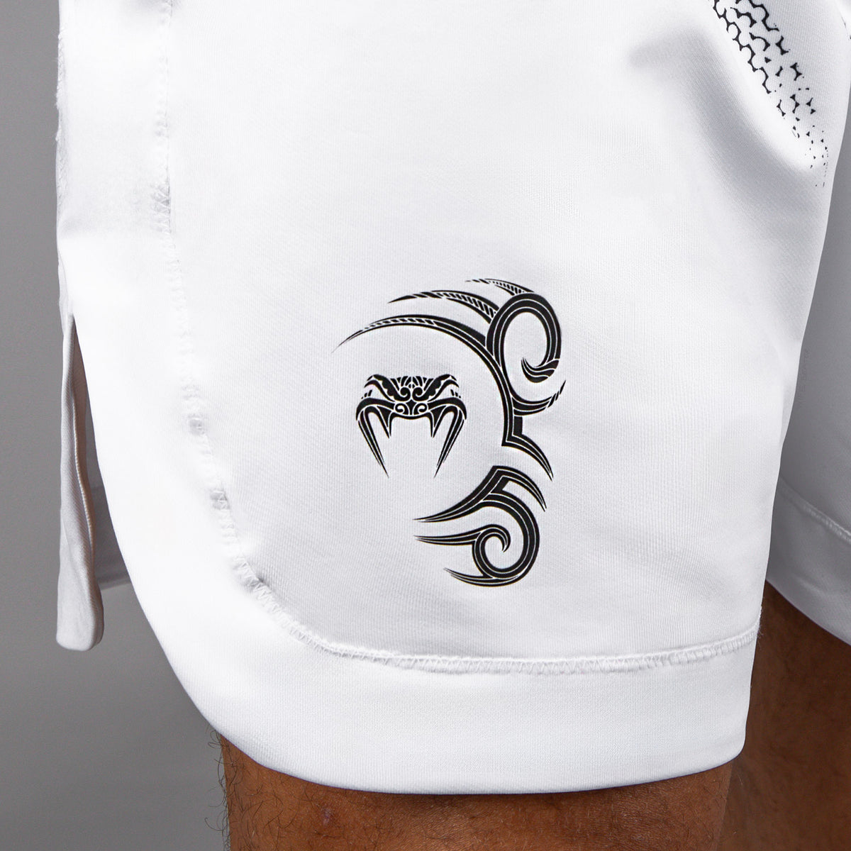 Short de Boxe Venum x Mike Tyson Tiger - Blanc Optique/Noir Profond - product-type_Shorts de boxe