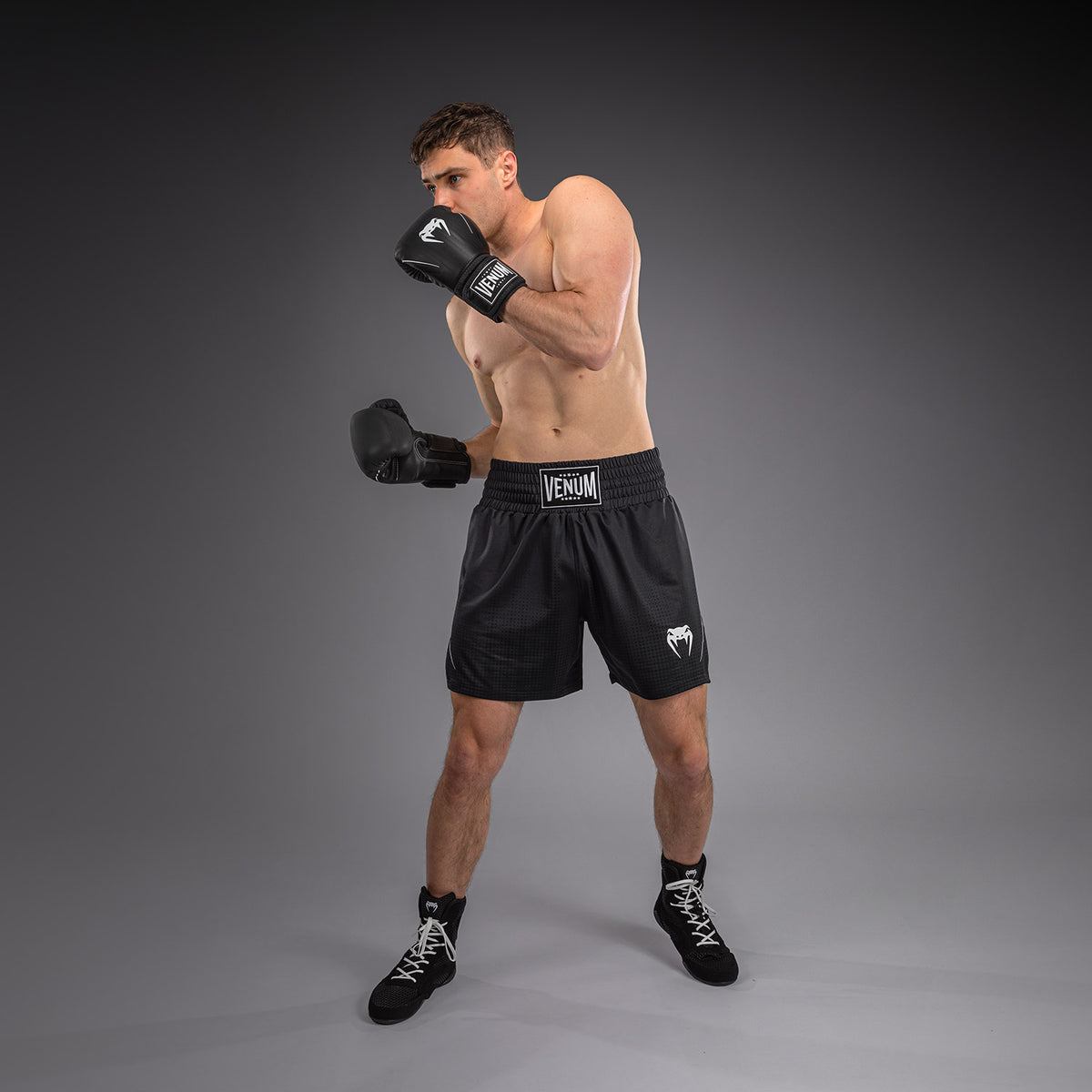 Short de Boxe Venum Stealth – Noir/Blanc - product-type_Shorts de boxe
