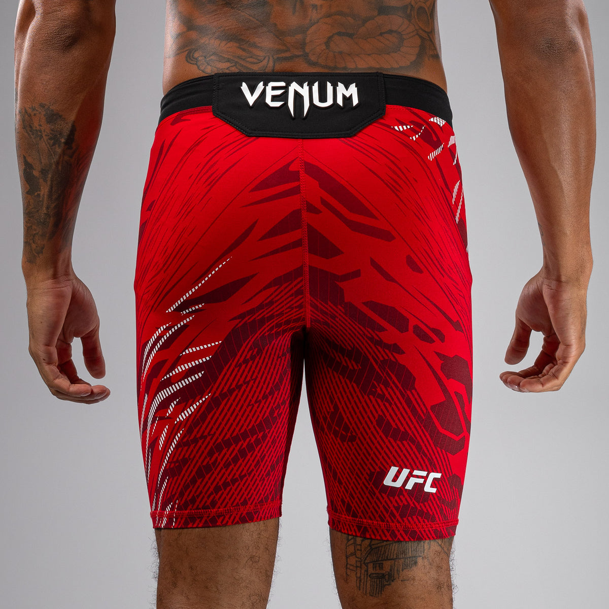 Shorts Vale Tudo pour Hommes UFC Fusion by Venum Personnalisé Authentic Fight Night - Rouge - product-type_Shorts de MMA
