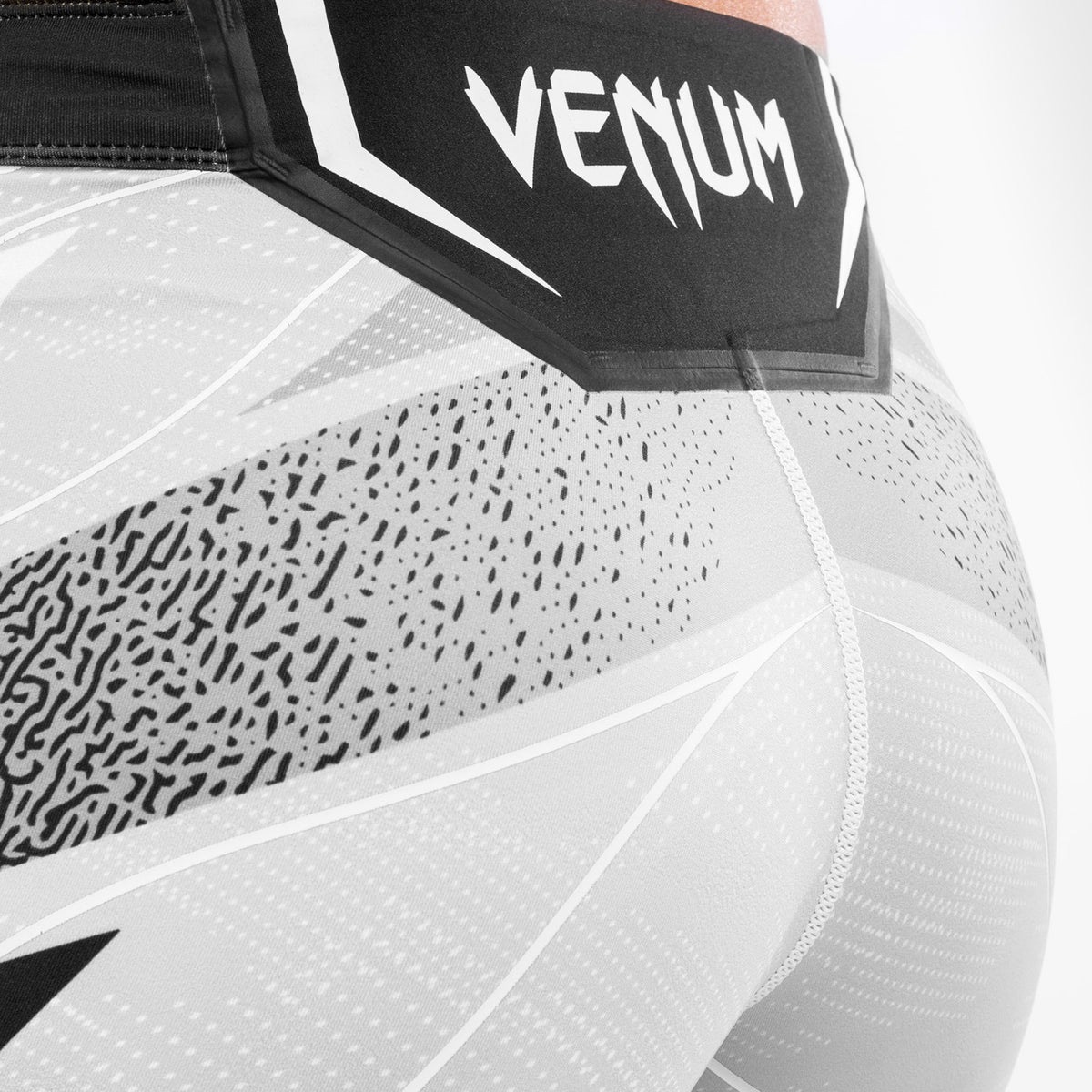 Short de compression pour Femmes UFC Venum Authentic Fight Night - Coupe Courte - Blanc - product-type_Shorts de compression