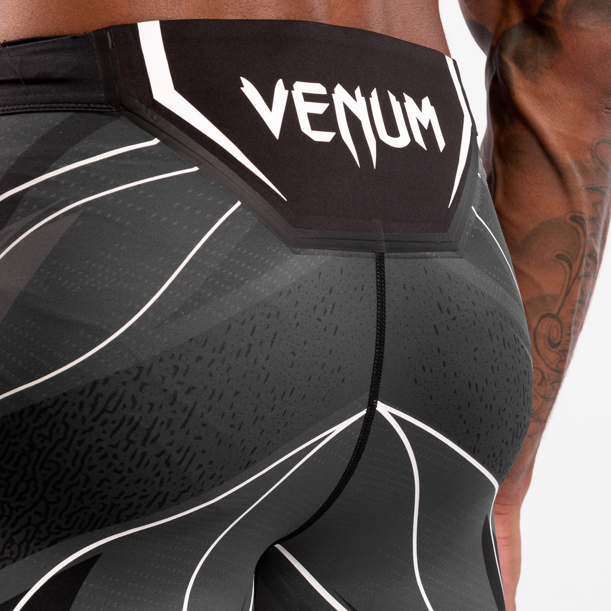 Short de Vale tudo Homme UFC Venum Authentic Fight Night - Coupe Longue - Noir - product-type_Shorts de compression