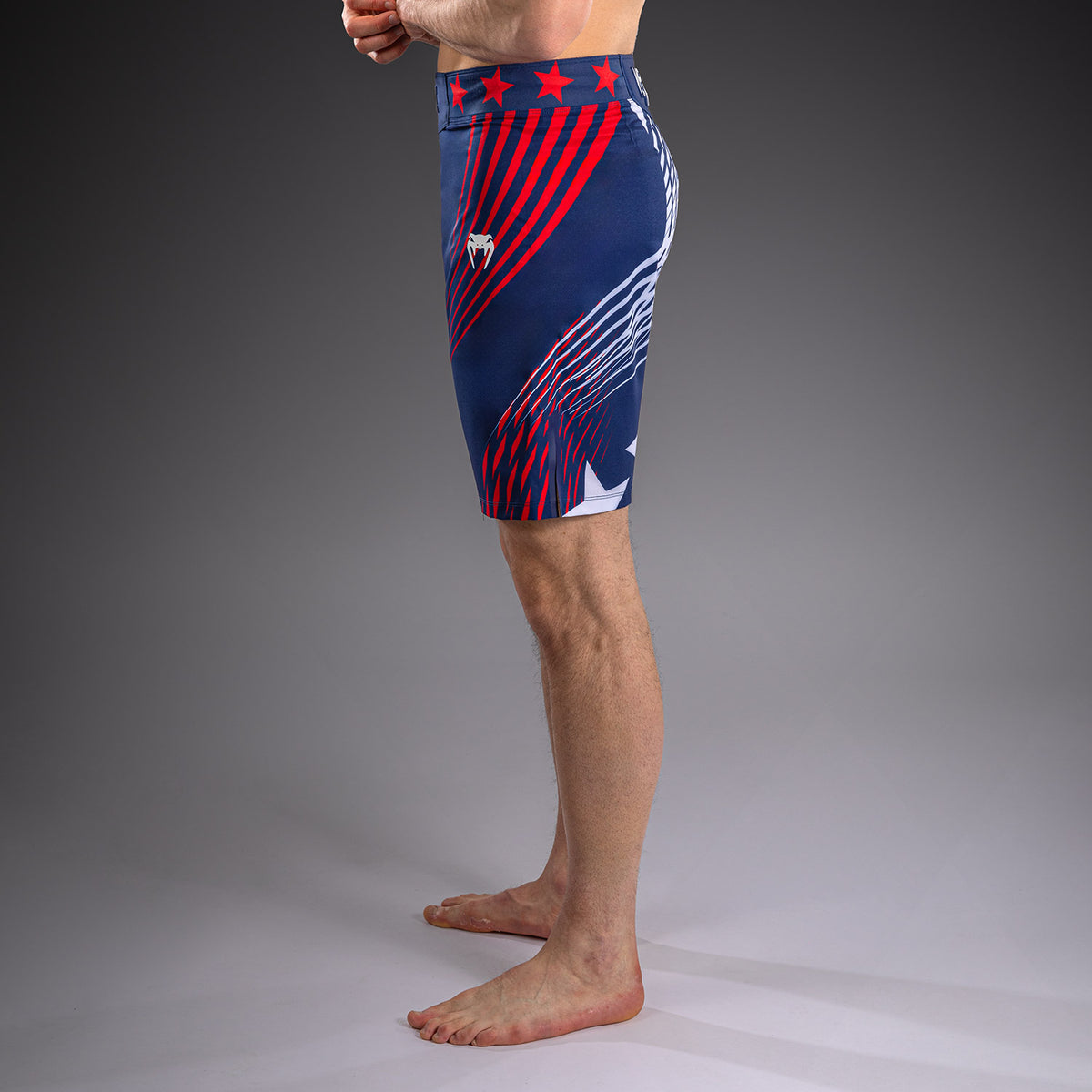 UFC Freedom 250 by Venum Authentic Fight Night Short de combat Personnalisé coupe longue pour homme - Bleu - product-type_Shorts de MMA