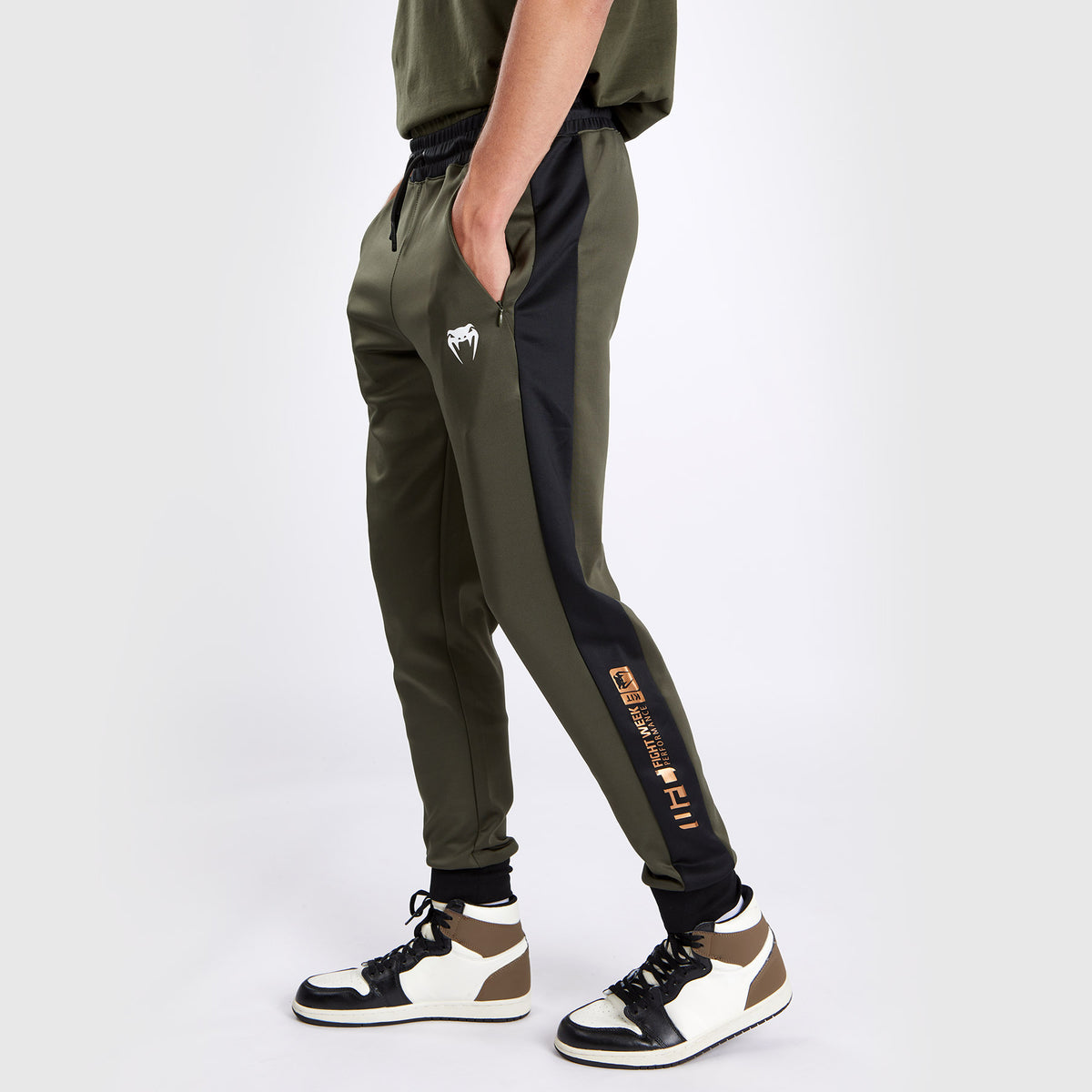 Pantalon de jogging de performance pour Hommes UFC Adrenaline by Venum Fight Week - Kaki/Bronze - product-type_Pantalons de jogging