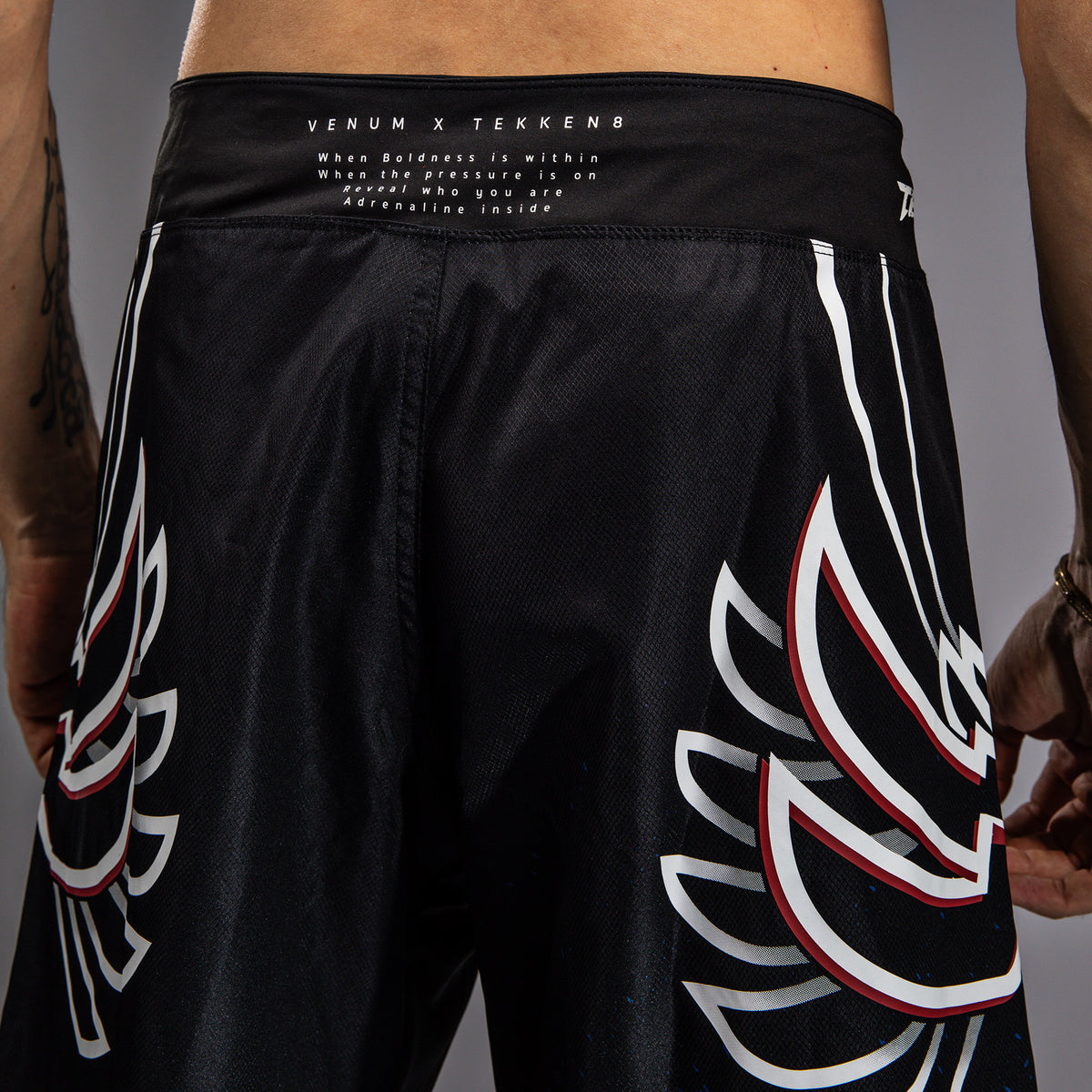 Short de combat Venum x TEKKEN 8 - Jin Kazama - Bleu/Noir/Blanc - product-type_Shorts de MMA