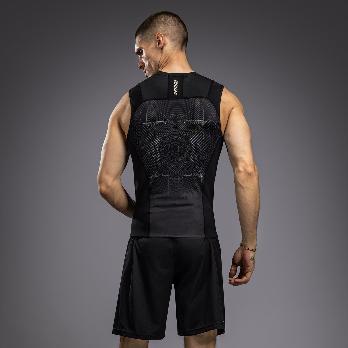 Rashguard sans Manches Venum G-Fit Air pour Hommes - Noir Intense/Sable Désert - product-type_T-Shirts de Compression