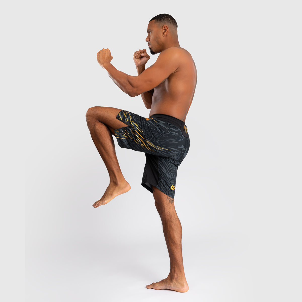 Shorts de Combat pour Hommes UFC Fusion by Venum Personnalisé Authentic Fight Night - Coupe Longue - Champion - product-type_Shorts de MMA