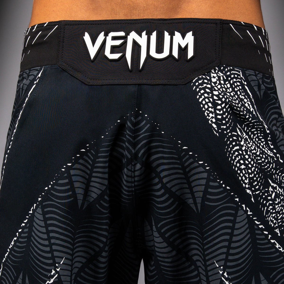 Short de combat coupe longue Homme UFC Zenith by Venum Authentic Fight Night - Noir - product-type_Shorts de MMA