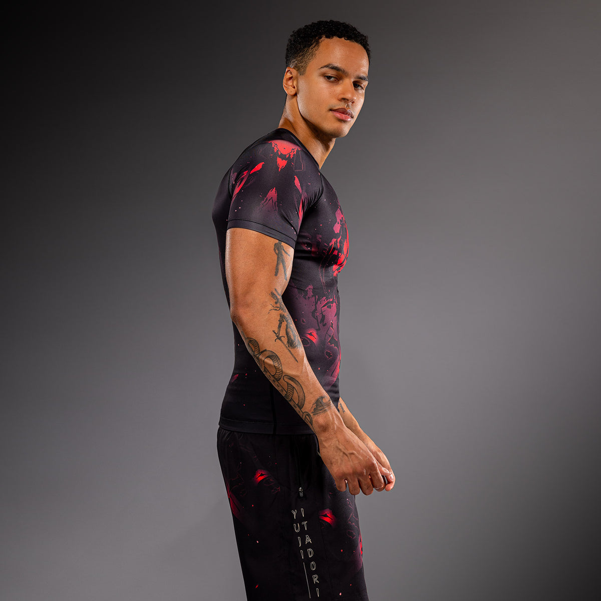 Rashguard à Manches Courtes Itadori Jujutsu Kaisen x Venum – Noir/Rouge - product-type_T-Shirts de Compression