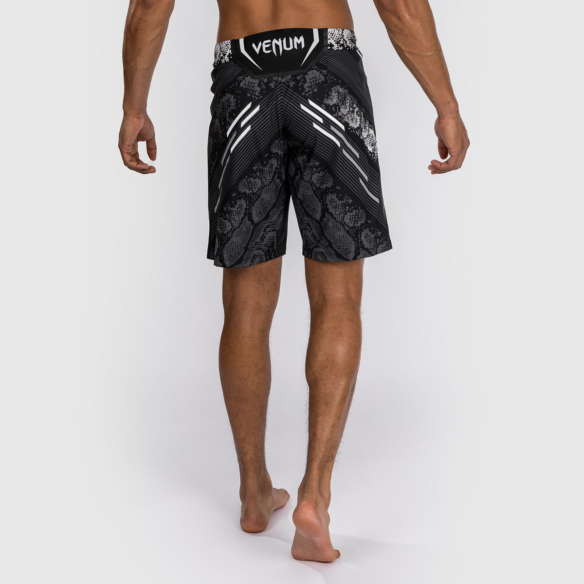 Shorts de combat Coupe longue pour Hommes UFC Adrenaline by Venum Authentic Fight Night - Noir - product-type_Shorts de MMA