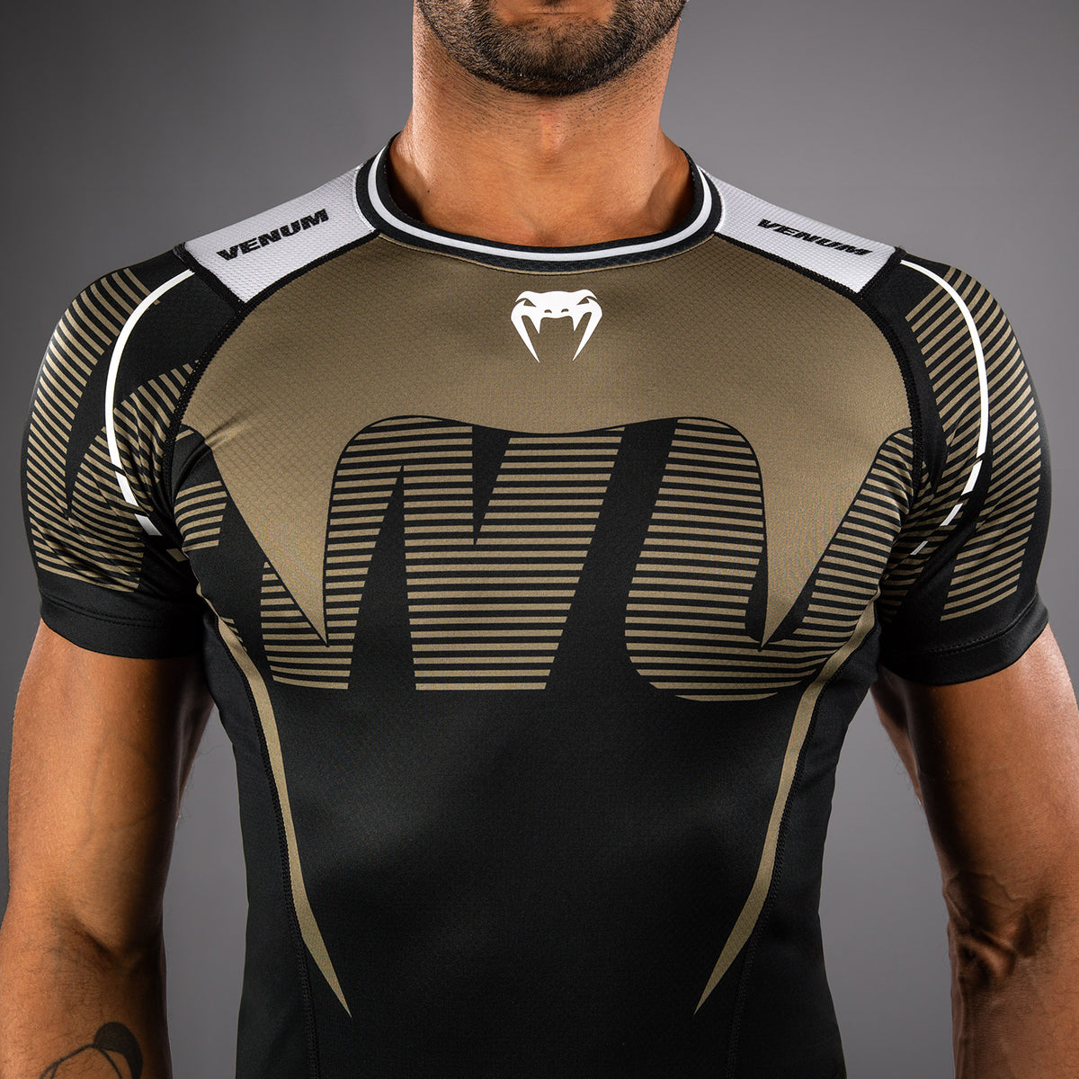 Rashguard Manches Courtes Venum Adrenaline – Noir/Sable - product-type_T-Shirts de Compression