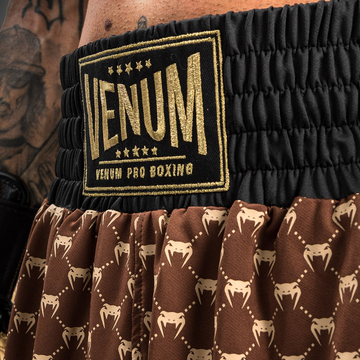 Short de Boxe Venum Monogram - Noir/Marron - product-type_Shorts de boxe
