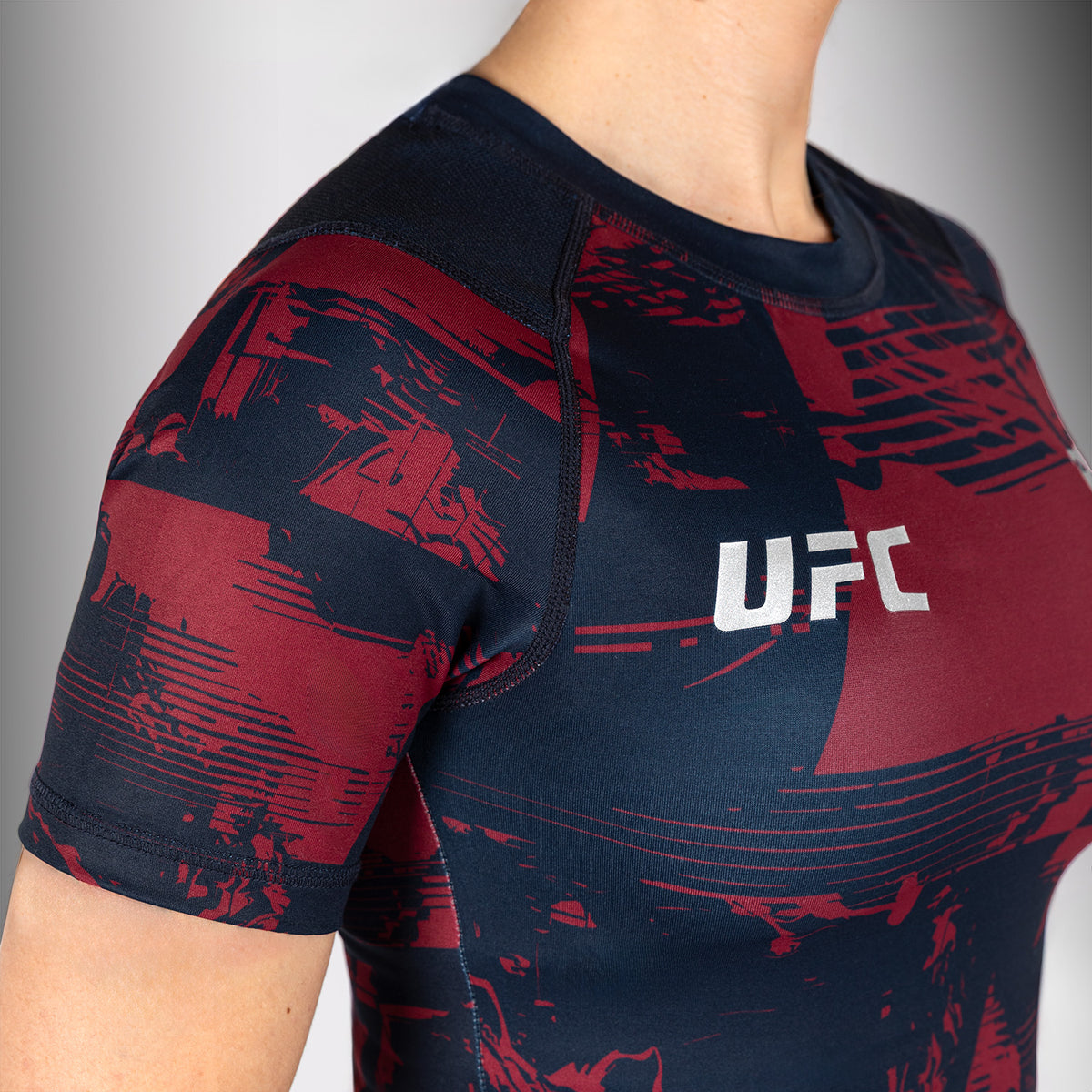 Rashguard manches courtes Performance Femme UFC Zenith by Venum Authentic Fight Week - Bleu marine/Bordeaux/Argent - product-type_T-Shirts de Compression