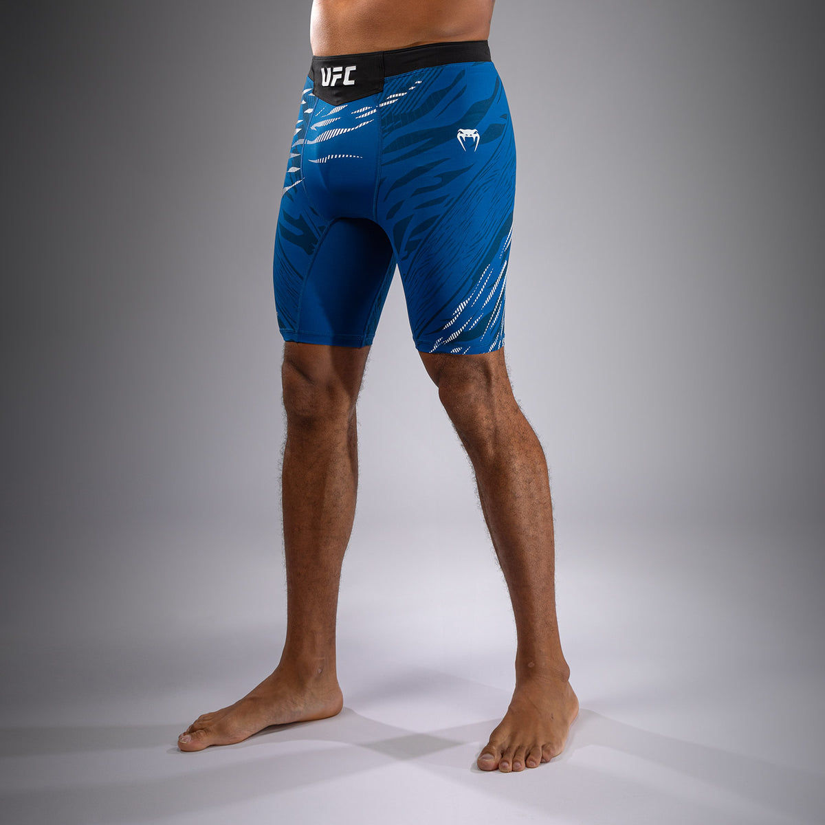 Shorts Vale Tudo pour Hommes UFC Fusion by Venum Personnalisé Authentic Fight Night - Bleu - product-type_Shorts de MMA