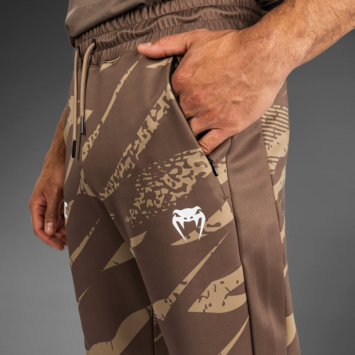 Pantalon pour Hommes UFC Adrenaline by Venum Fight Week - Desert Camo - product-type_Pantalons de jogging